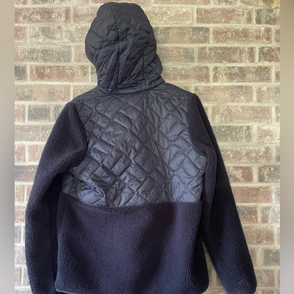 Women’s Columbia size small hooded fleece pullover with front pocket - Picture 5 of 5